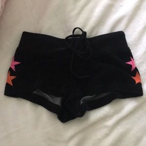 these are hard tail shorts